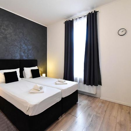 Virtus Apartments And Rooms With Free Private Parking ザグレブ エクステリア 写真