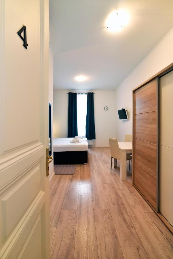 Virtus Apartments And Rooms With Free Private Parking ザグレブ エクステリア 写真