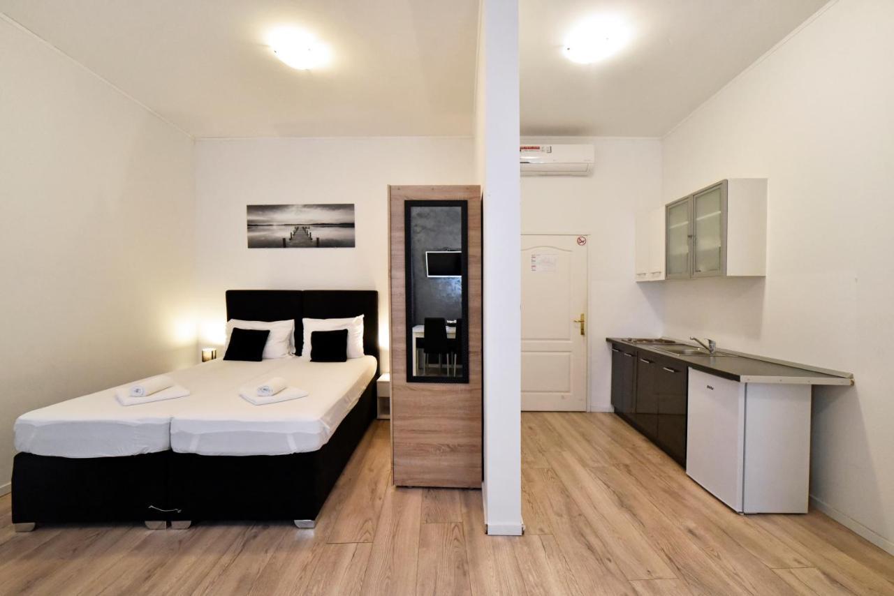 Virtus Apartments And Rooms With Free Private Parking ザグレブ エクステリア 写真
