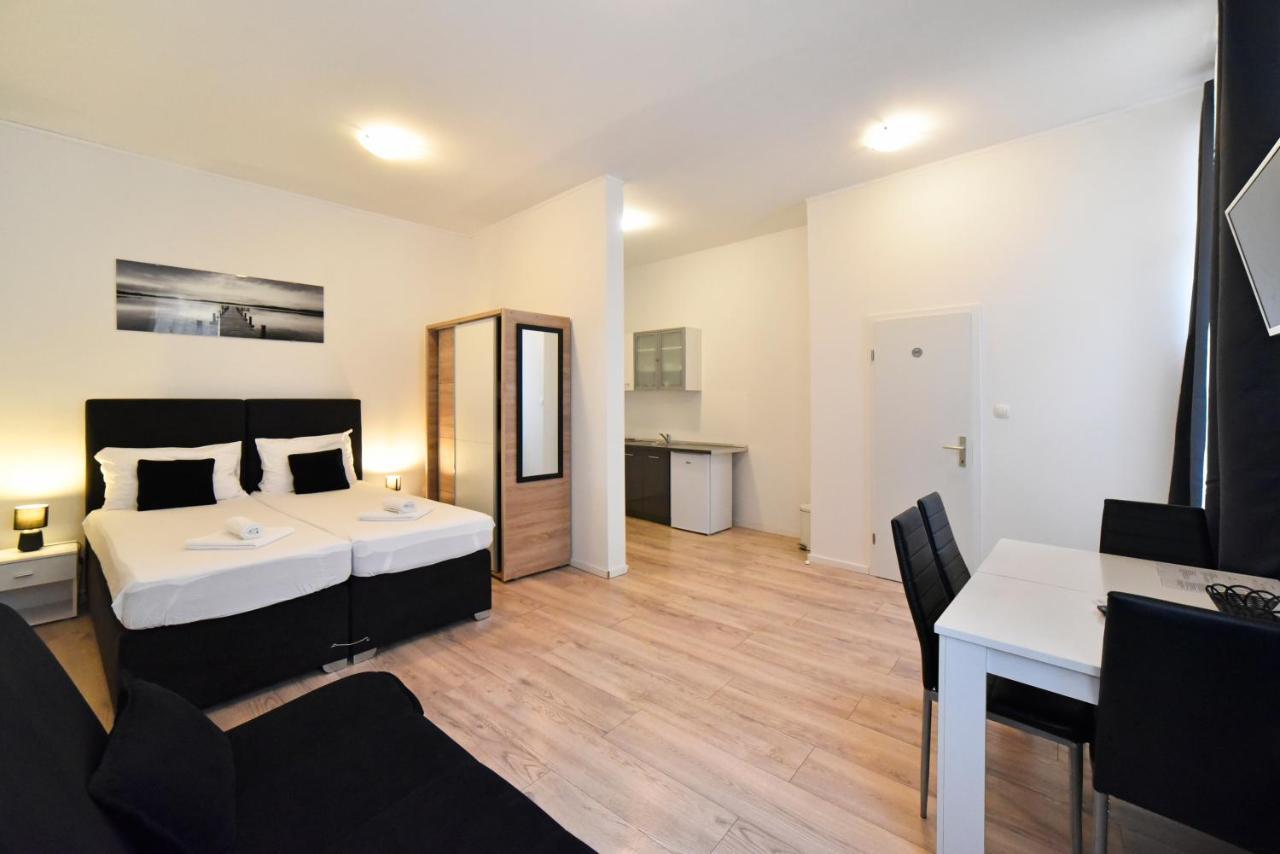 Virtus Apartments And Rooms With Free Private Parking ザグレブ エクステリア 写真