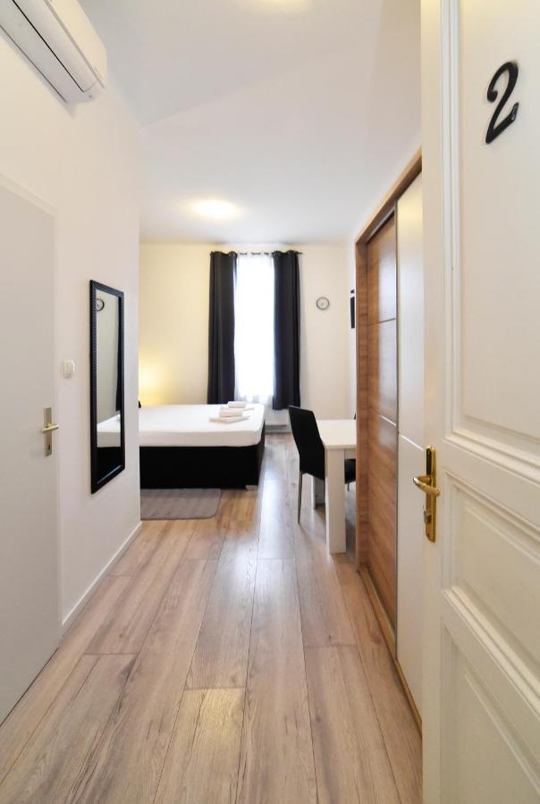 Virtus Apartments And Rooms With Free Private Parking ザグレブ エクステリア 写真