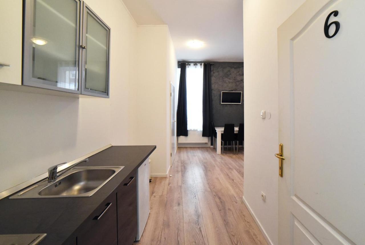 Virtus Apartments And Rooms With Free Private Parking ザグレブ エクステリア 写真