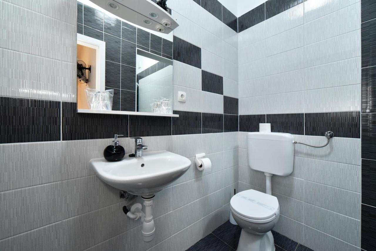 Virtus Apartments And Rooms With Free Private Parking ザグレブ エクステリア 写真