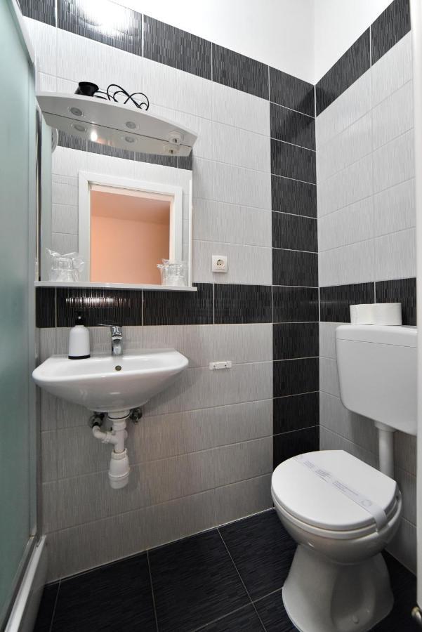 Virtus Apartments And Rooms With Free Private Parking ザグレブ エクステリア 写真