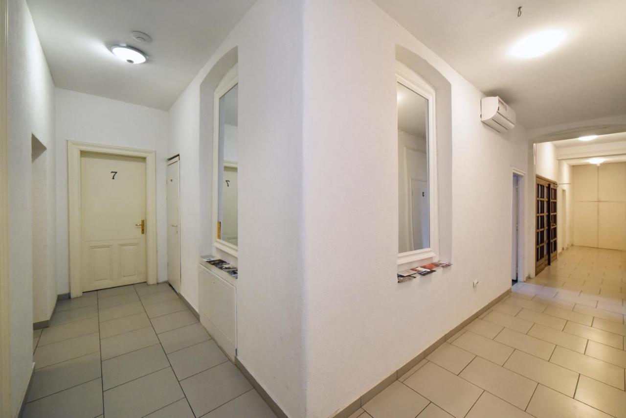 Virtus Apartments And Rooms With Free Private Parking ザグレブ エクステリア 写真