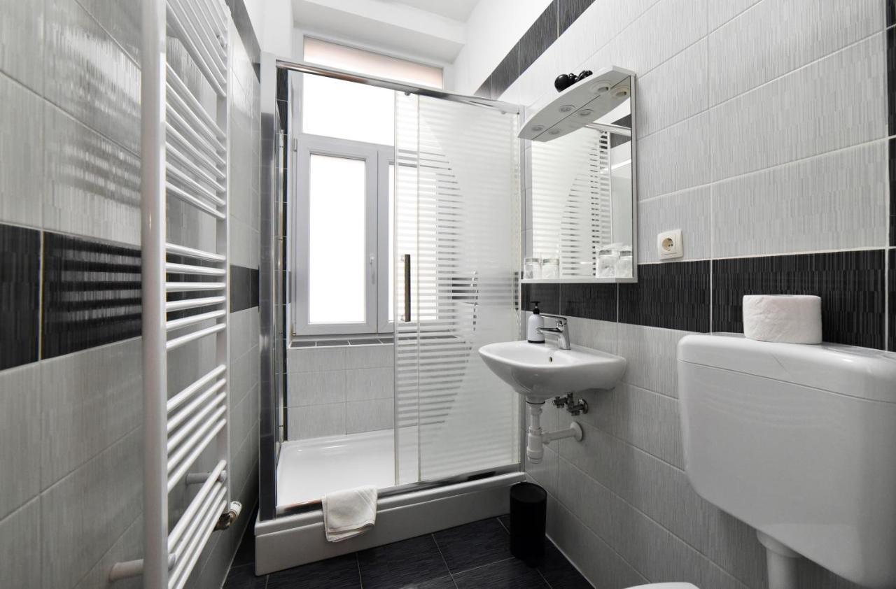 Virtus Apartments And Rooms With Free Private Parking ザグレブ エクステリア 写真