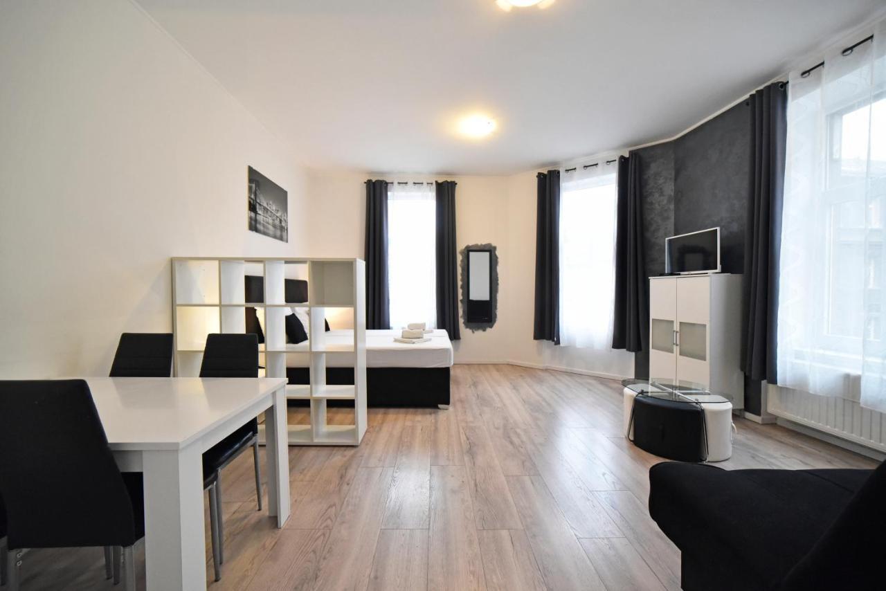 Virtus Apartments And Rooms With Free Private Parking ザグレブ エクステリア 写真