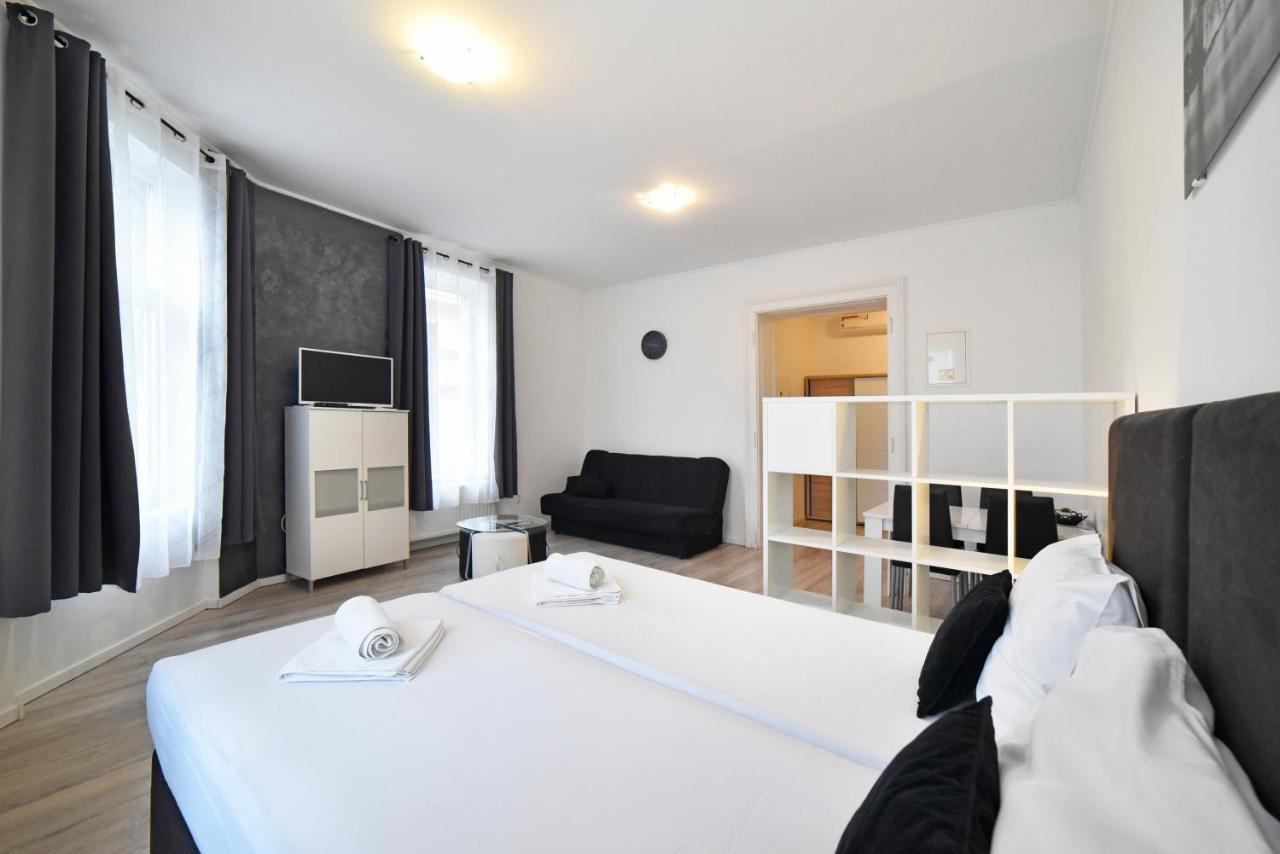 Virtus Apartments And Rooms With Free Private Parking ザグレブ エクステリア 写真