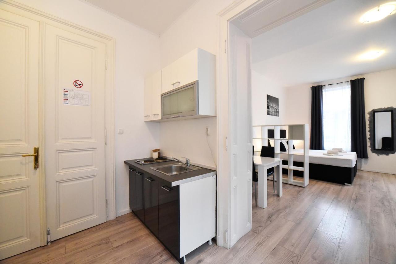 Virtus Apartments And Rooms With Free Private Parking ザグレブ エクステリア 写真