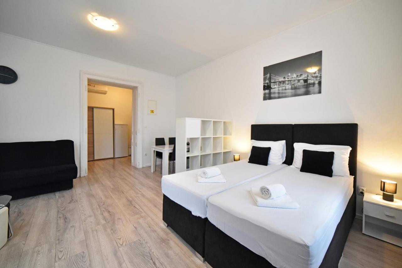 Virtus Apartments And Rooms With Free Private Parking ザグレブ エクステリア 写真