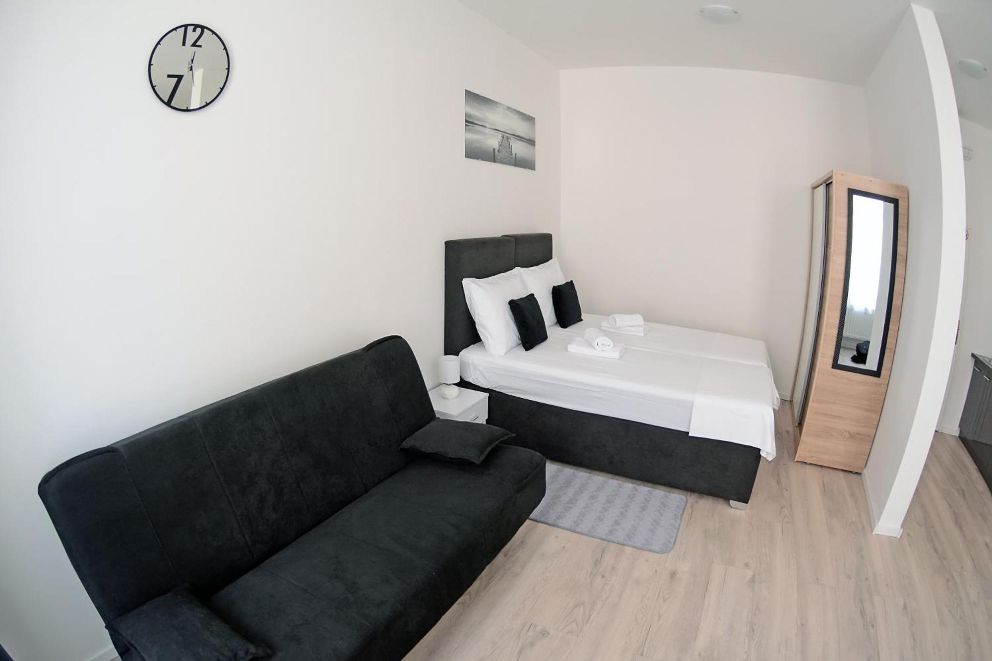 Virtus Apartments And Rooms With Free Private Parking ザグレブ 部屋 写真