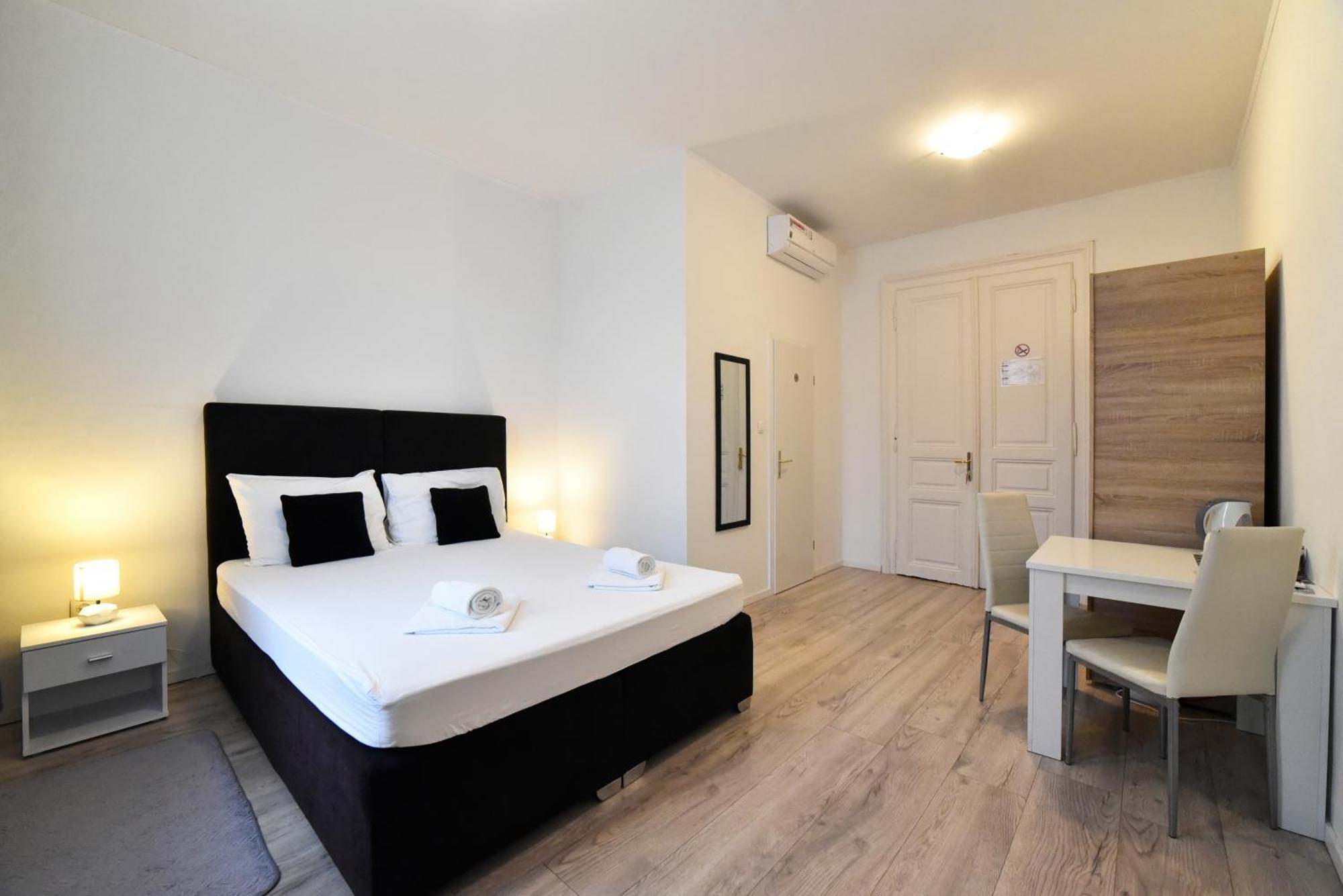 Virtus Apartments And Rooms With Free Private Parking ザグレブ エクステリア 写真
